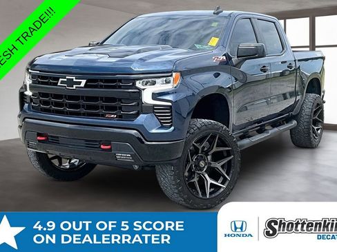 Used 2022 Chevrolet Silverado 1500 LT Trail Boss w/ Convenience Package II AWD/4WD image 1