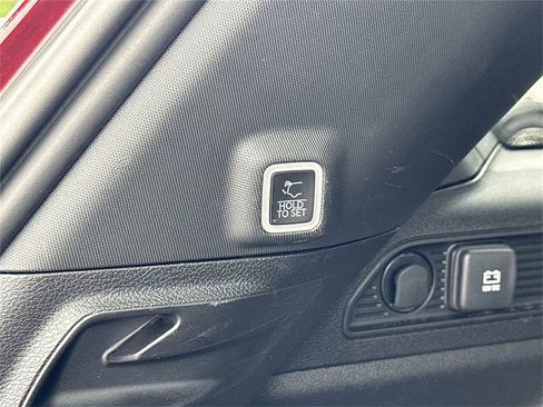 Certified 2024 Jeep Grand Cherokee Limited image 25