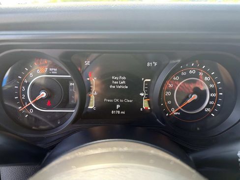 Used 2024 Jeep Wrangler Unlimited Rubicon w/ Technology Group AWD/4WD image 11