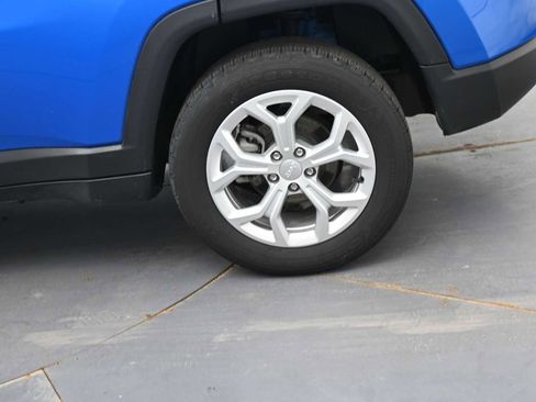 Used 2024 Jeep Compass Latitude w/ Convenience Group image 5