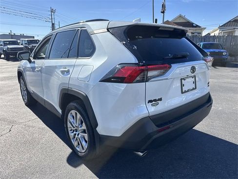 Used 2024 Toyota RAV4 XLE Premium image 6
