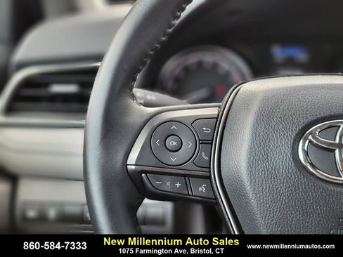 Used 2024 Toyota Camry SE image 27