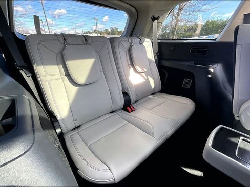 Certified 2025 Lincoln Aviator Reserve w/ Equipment Group 201A image 28