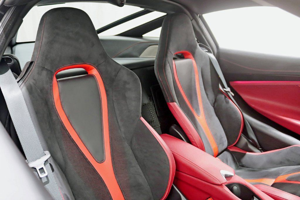 Used 2018 McLaren 720S RWD image 41