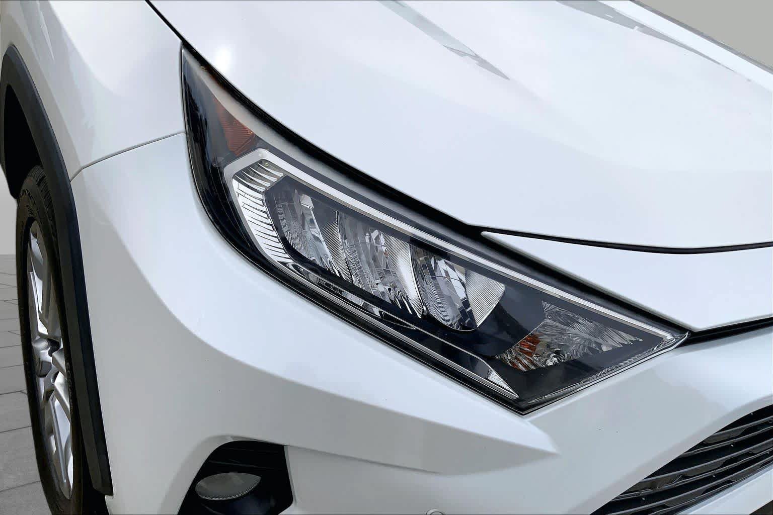 Used 2019 Toyota RAV4 Limited w/ Advanced Technology Package FWD image 26