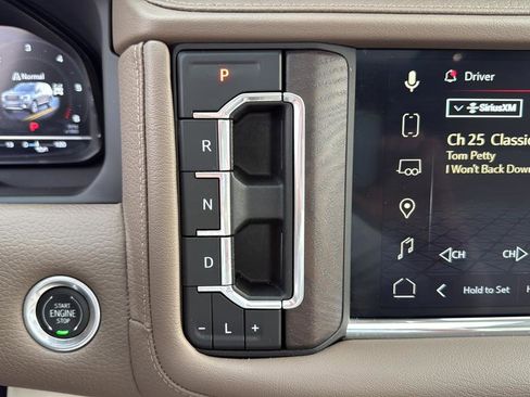 Used 2023 GMC Yukon Denali AWD/4WD image 24