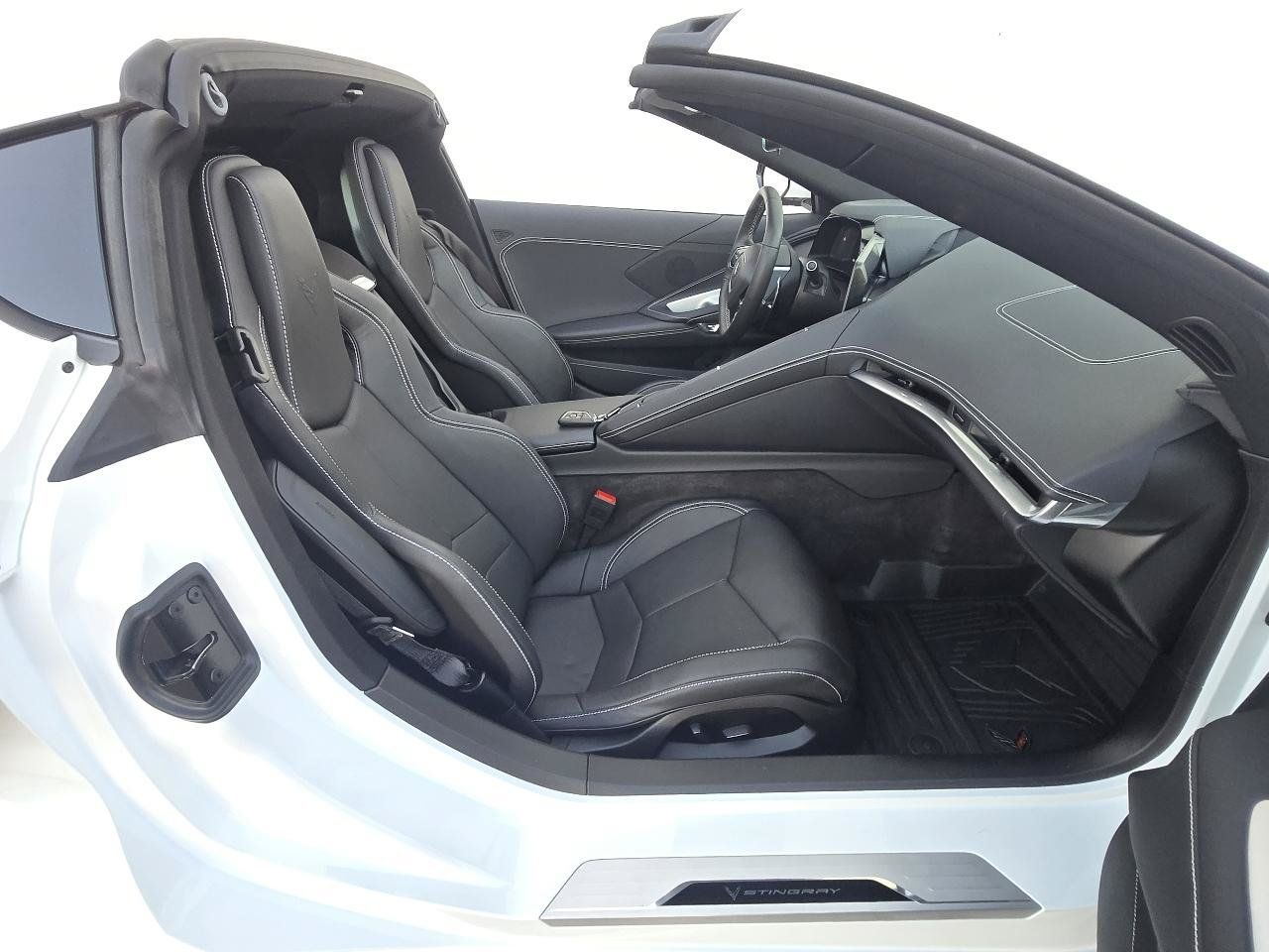 Used 2023 Chevrolet Corvette Stingray Coupe w/ 1LT RWD image 5