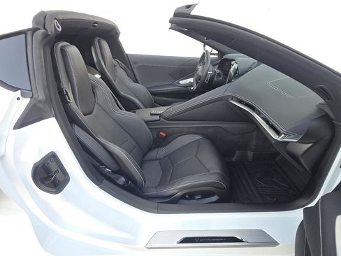 Used 2023 Chevrolet Corvette Stingray Coupe w/ 1LT RWD image 5