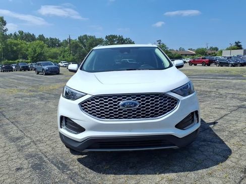 Used 2024 Ford Edge SEL w/ Convenience Package AWD/4WD image 2