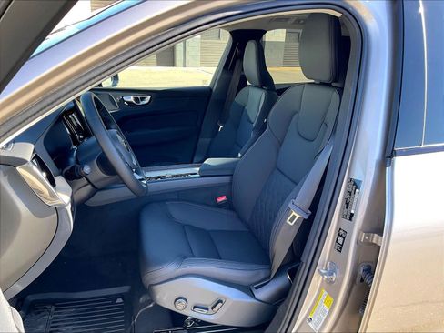 New 2027 Volvo XC60 B5 Plus AWD/4WD image 11