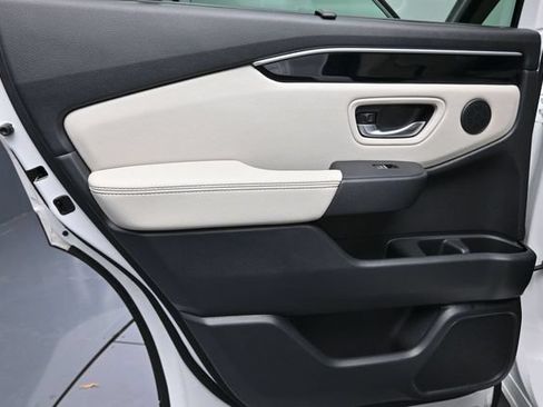 Certified 2026 Honda Pilot EX-L image 17