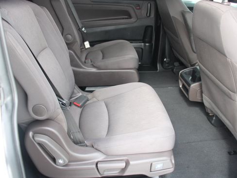 Used 2019 Honda Odyssey EX image 16