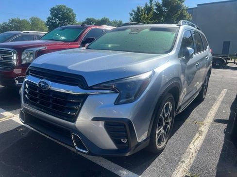 Used 2023 Subaru Ascent Touring AWD/4WD image 1