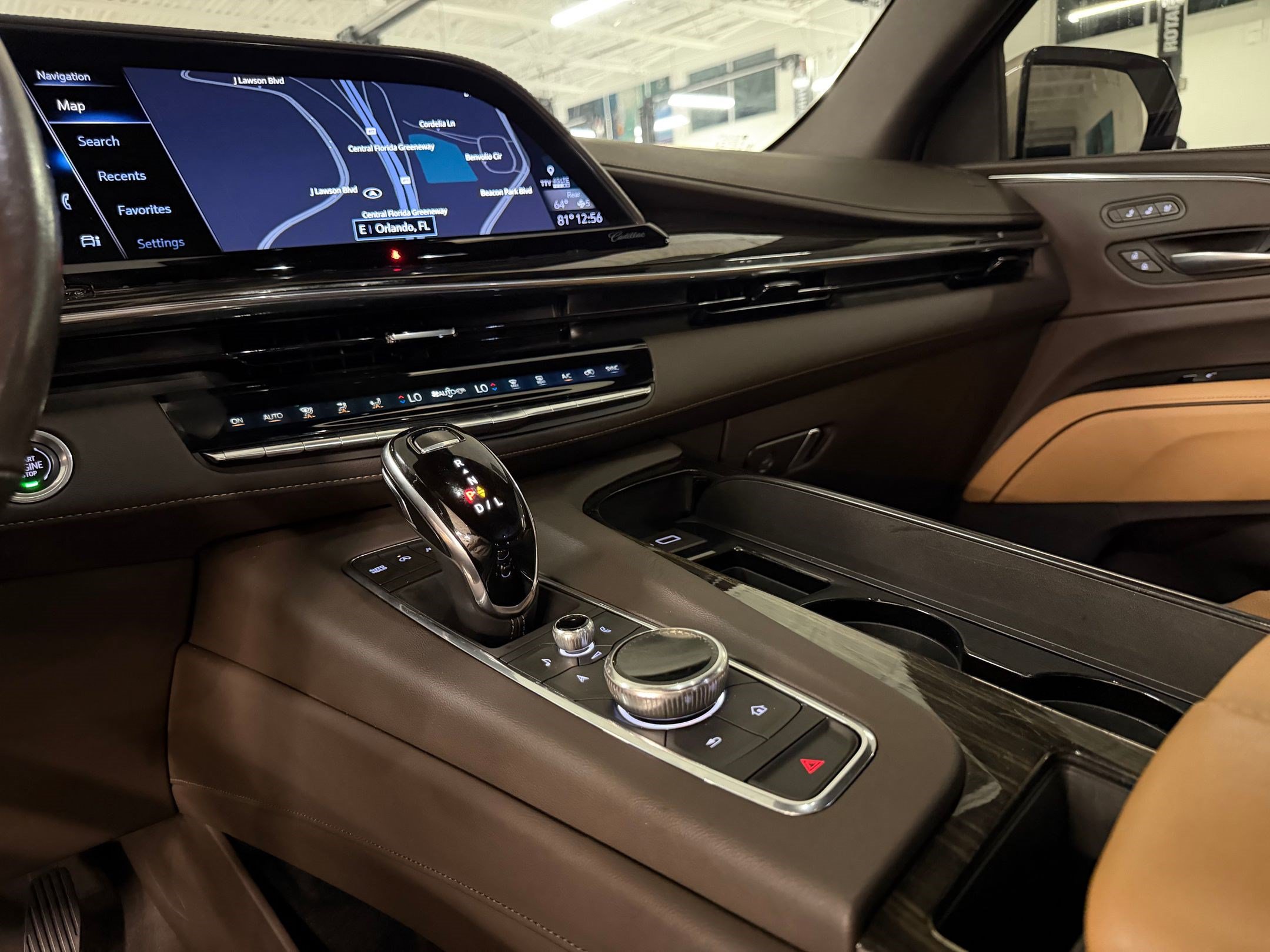 Used 2021 Cadillac Escalade ESV Premium Luxury w/ Driver Assist Tech Package AWD/4WD image 18