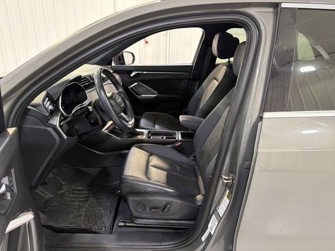 Used 2020 Audi Q3 2.0T Premium Plus w/ Premium Plus Package image 11