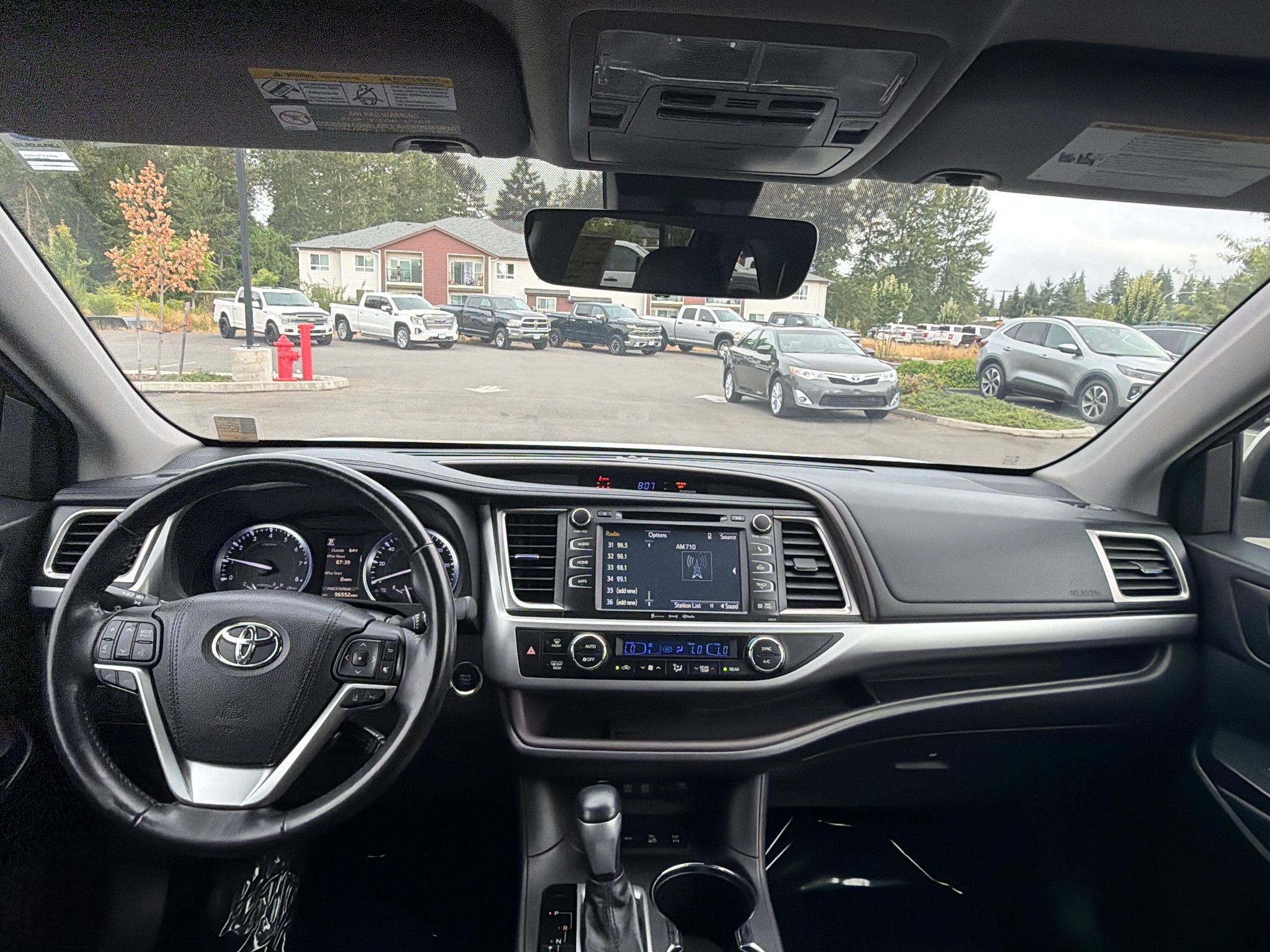 Used 2018 Toyota Highlander XLE AWD/4WD image 11