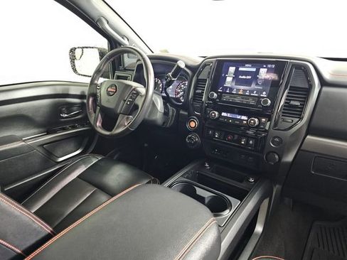 Used 2020 Nissan Titan PRO-4X w/ Pro-4x Convenience Package image 10