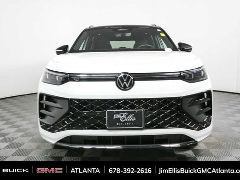 Used 2026 Volkswagen Tiguan SE R-Line FWD image 34