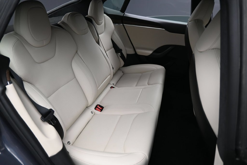 Used 2022 Tesla Model S AWD/4WD image 28