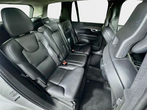 Used 2020 Volvo XC90 T6 Momentum AWD/4WD image 29