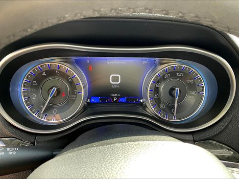 Used 2023 Chrysler 300 Touring L w/ Popular Equipment Group RWD image 13