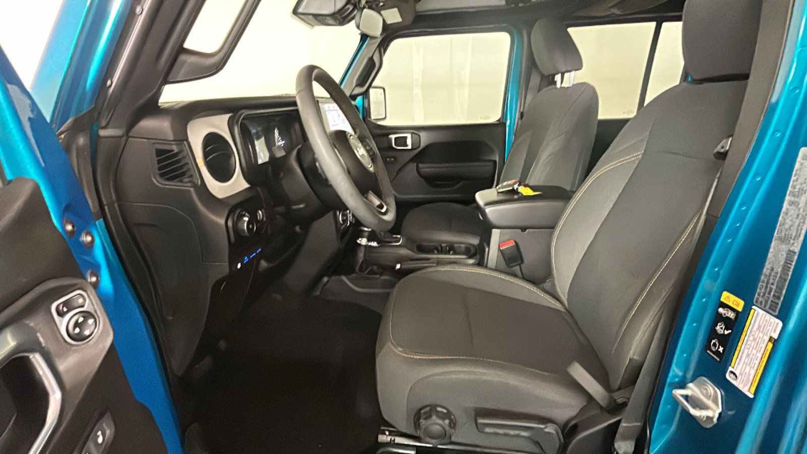 Used 2024 Jeep Wrangler Unlimited w/ Convenience Group AWD/4WD image 13