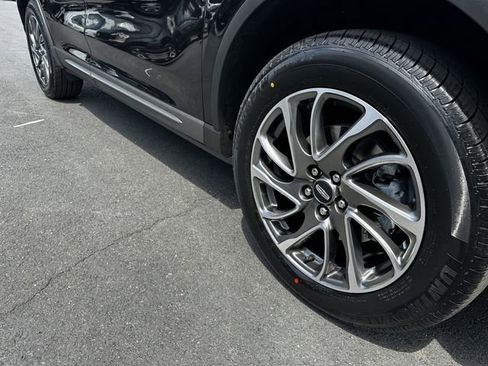 Used 2022 Lincoln Corsair AWD w/ Equipment Group 101A image 11