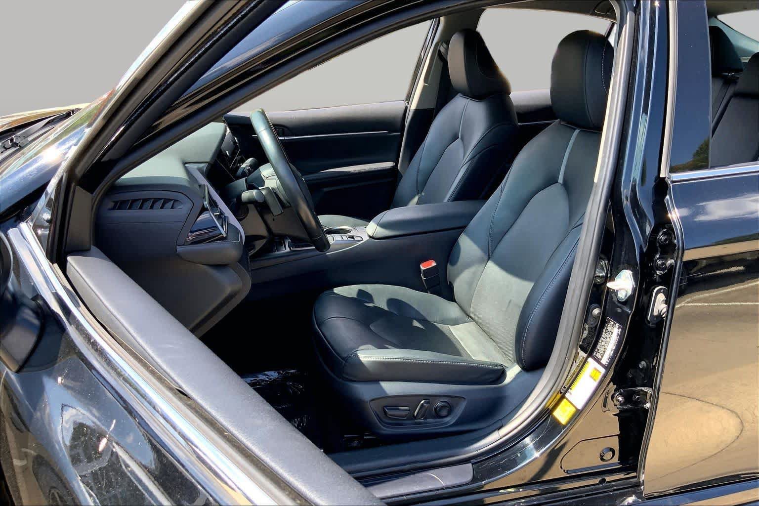 Used 2024 Toyota Camry XSE FWD image 8