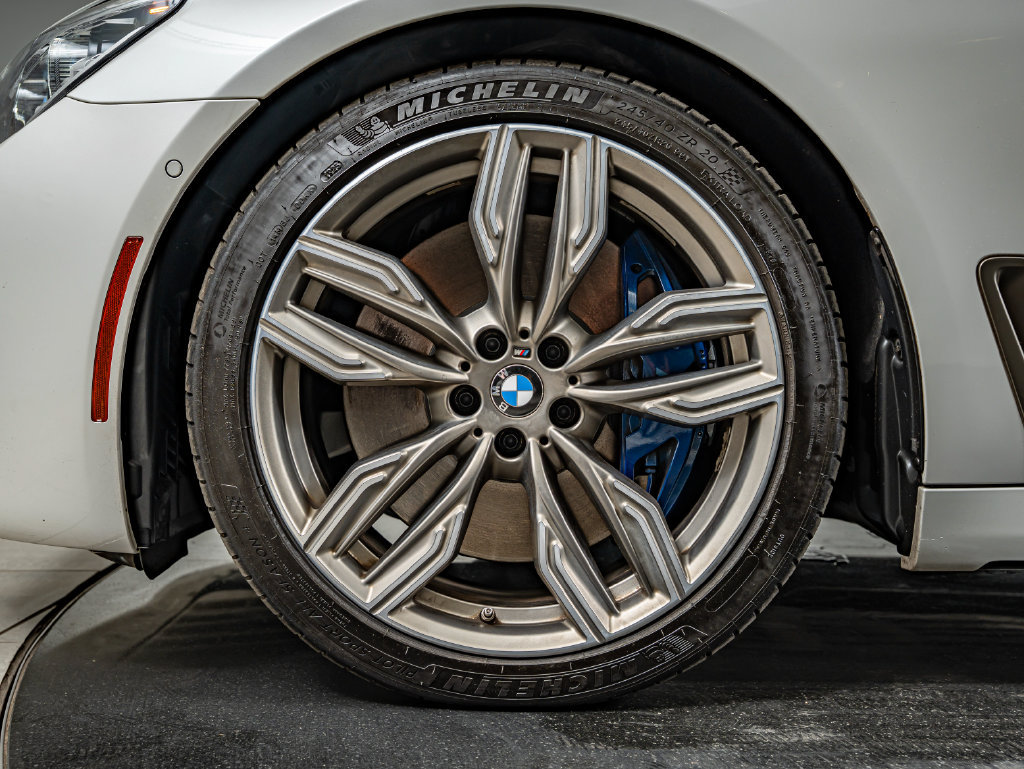 Used 2019 BMW M760i xDrive w/ Luxury Rear Seating Package AWD/4WD image 10
