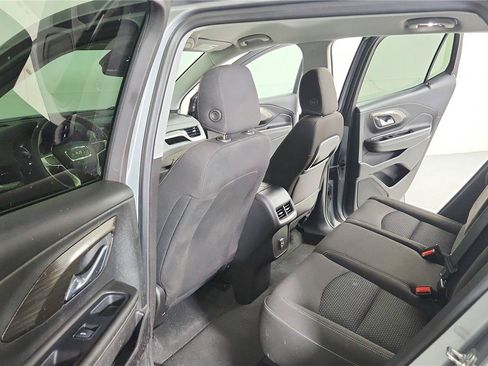 Used 2024 GMC Terrain SLE AWD/4WD image 16