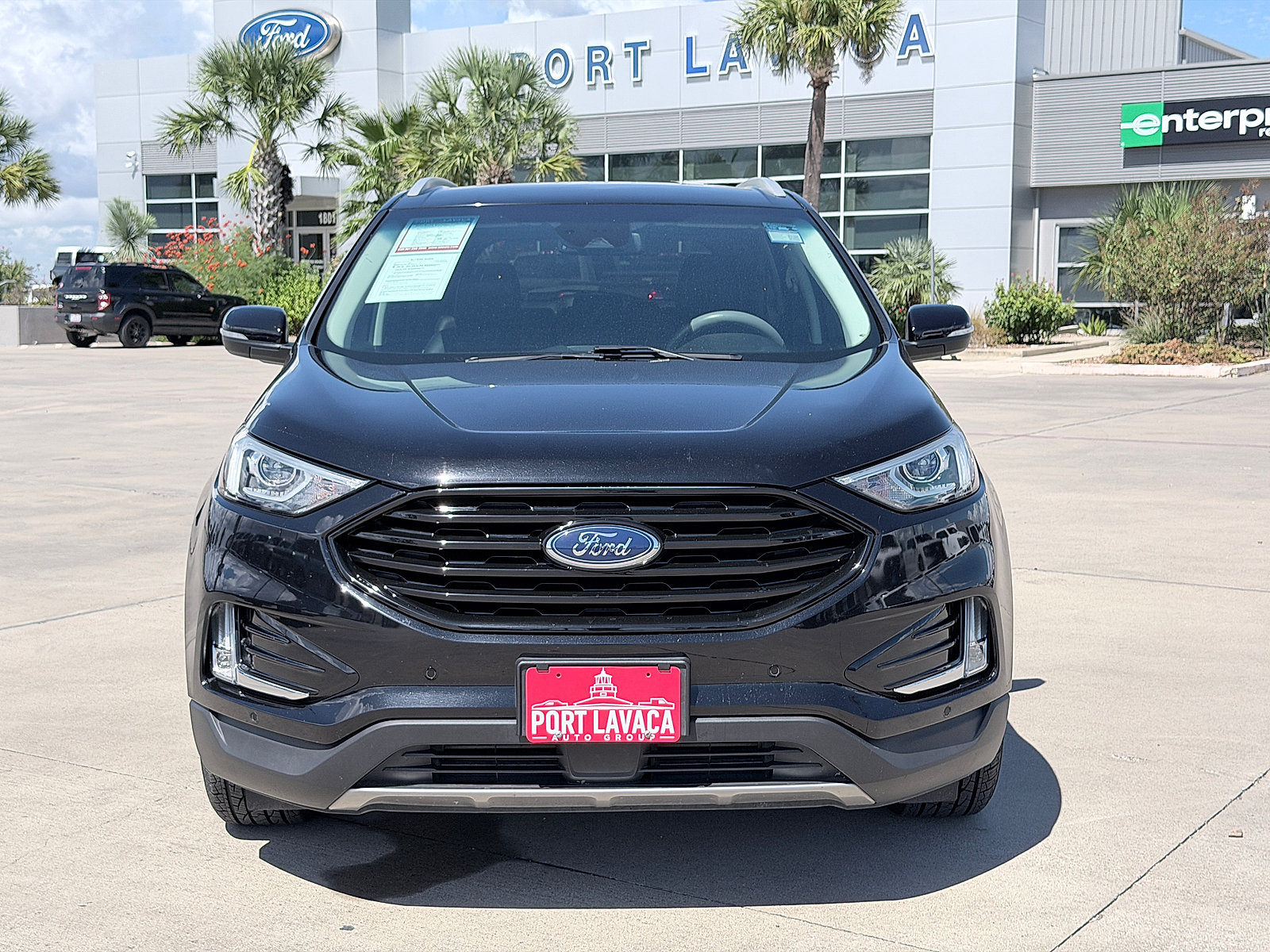 Used 2020 Ford Edge Titanium FWD image 2
