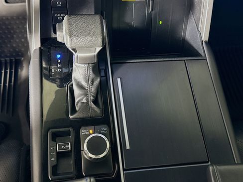 Certified 2024 Toyota Tundra Platinum AWD/4WD image 18