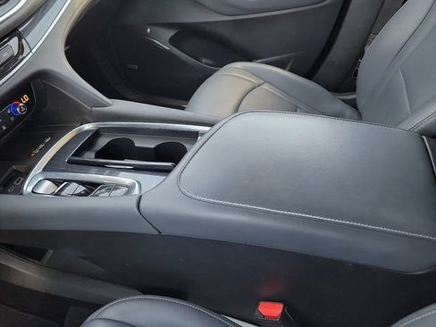 Used 2024 Buick Enclave Premium AWD/4WD image 20