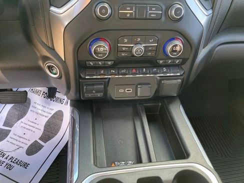 Used 2022 Chevrolet Silverado 2500 LTZ w/ LTZ Convenience Package AWD/4WD image 21