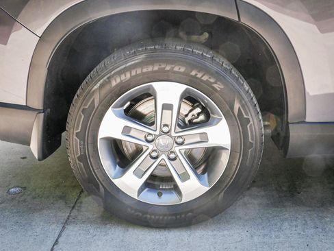 Used 2025 Honda Pilot EX-L image 13