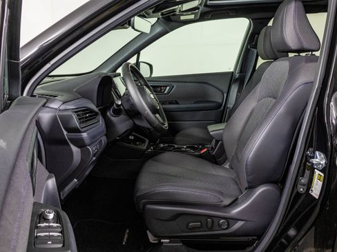 Used 2026 Subaru Forester Premium AWD/4WD image 23