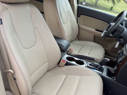 Used 2011 Ford Fusion SEL FWD image 14