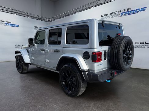 Used 2024 Jeep Wrangler Sahara AWD/4WD image 7