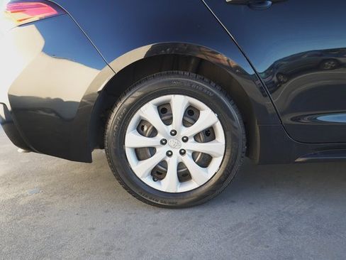 Used 2023 Toyota Corolla LE image 30