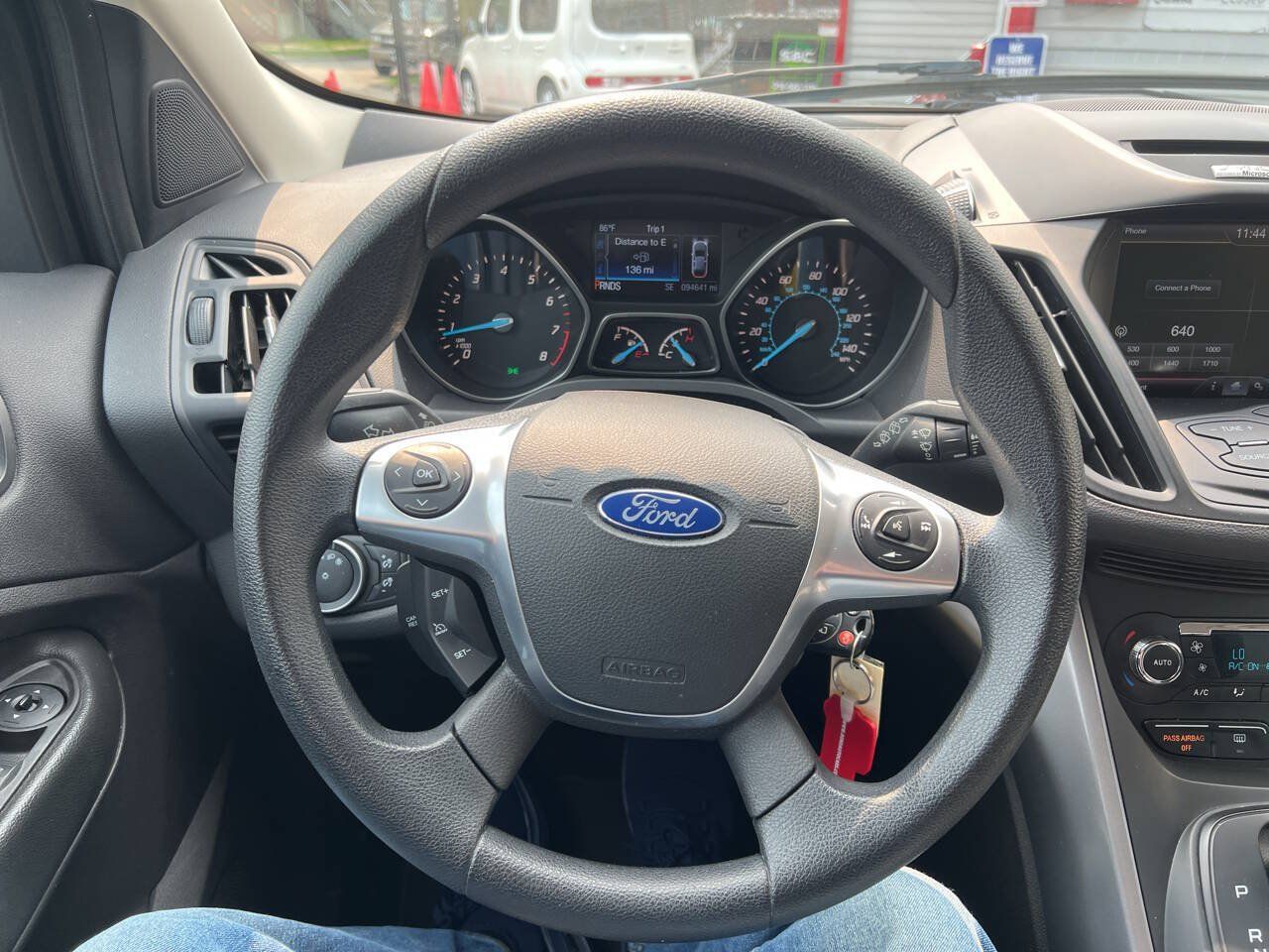 Used 2015 Ford Escape SE w/ Equipment Group 201A FWD image 16
