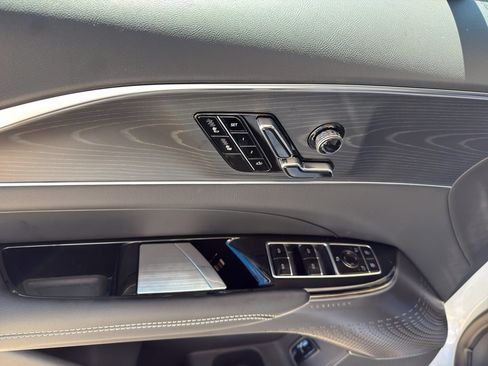 New 2026 Cadillac Lyriq Luxury image 10