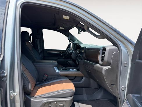 Used 2024 Chevrolet Silverado 2500 High Country w/ High Country Premium Package AWD/4WD image 15