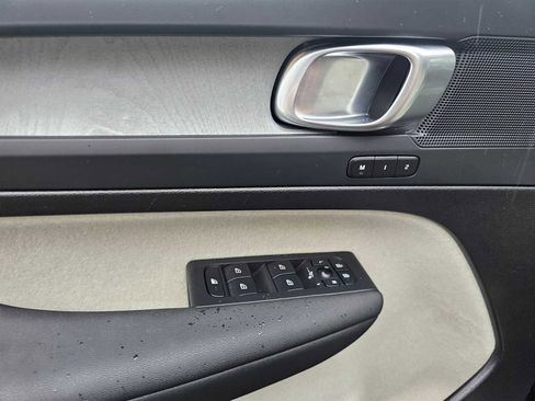 Used 2025 Volvo XC40 B5 Plus w/ Protection Package Premier image 25