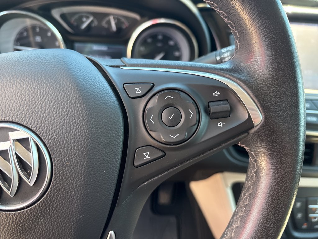 Used 2020 Buick Envision Preferred AWD/4WD image 33
