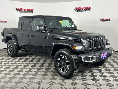 New 2025 Jeep Gladiator Sport w/ Premium Package image 2