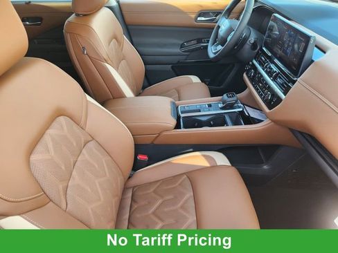 New 2026 Nissan Pathfinder Platinum image 11