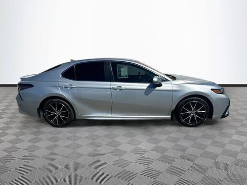 Used 2024 Toyota Camry SE FWD image 8