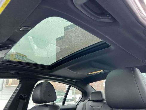 Used 2022 BMW 530i xDrive w/ Convenience Package image 19