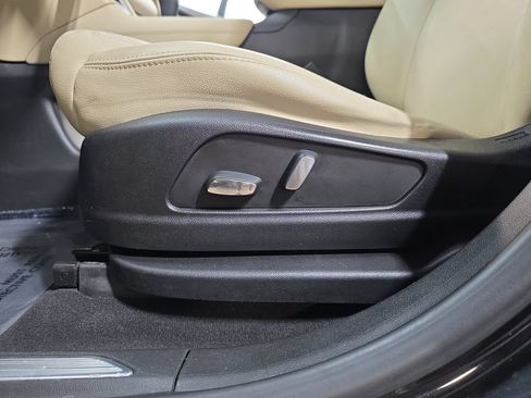 Used 2018 Cadillac XT5 AWD image 29