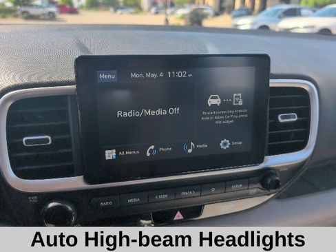 Used 2025 Hyundai Venue SEL FWD image 7